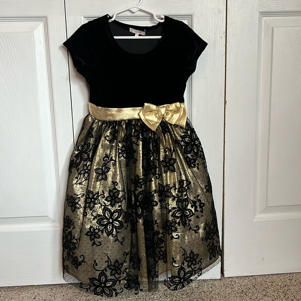 Girls dress